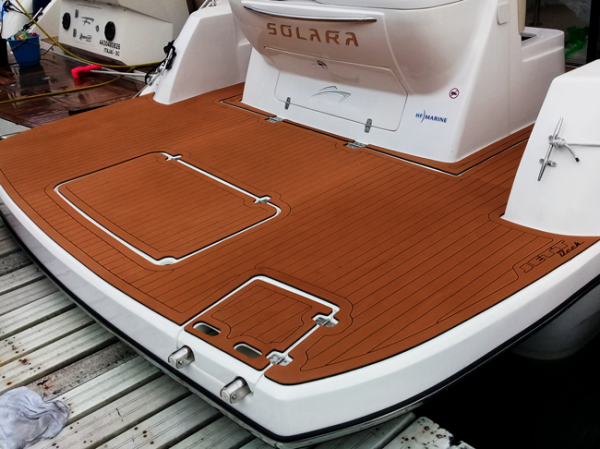 Solara 380HT - Piso Náutico Jett Deck